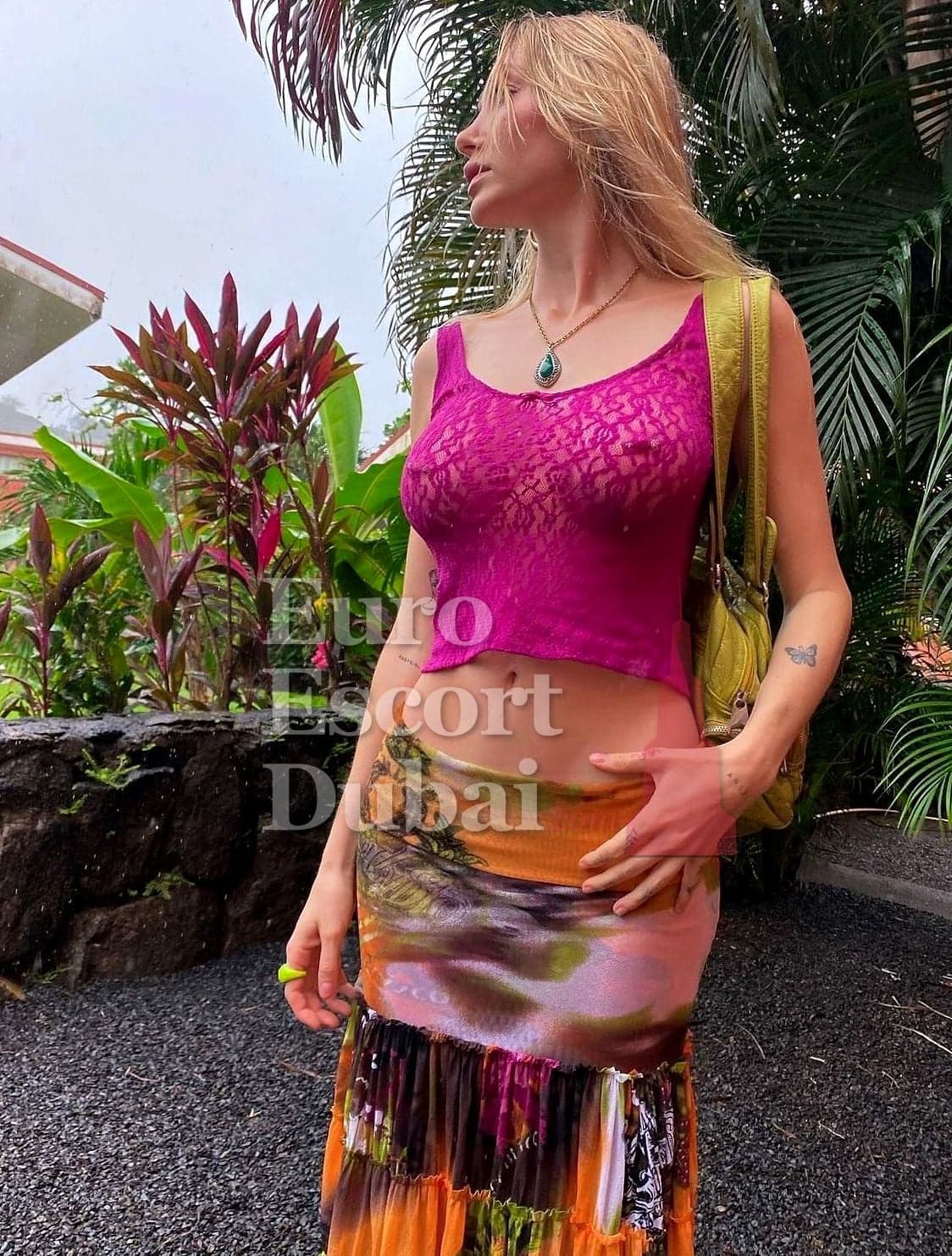 Giulia, 30, escort in Dubai — blonde hair, 166 cm (photo 1 of 7)