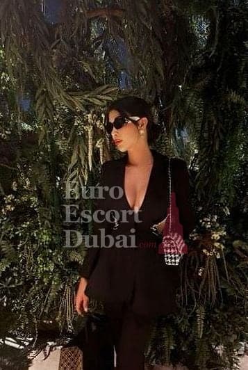 Maite, 22, escort in Sharjah — black hair, Colombian (photo 7 of 13)