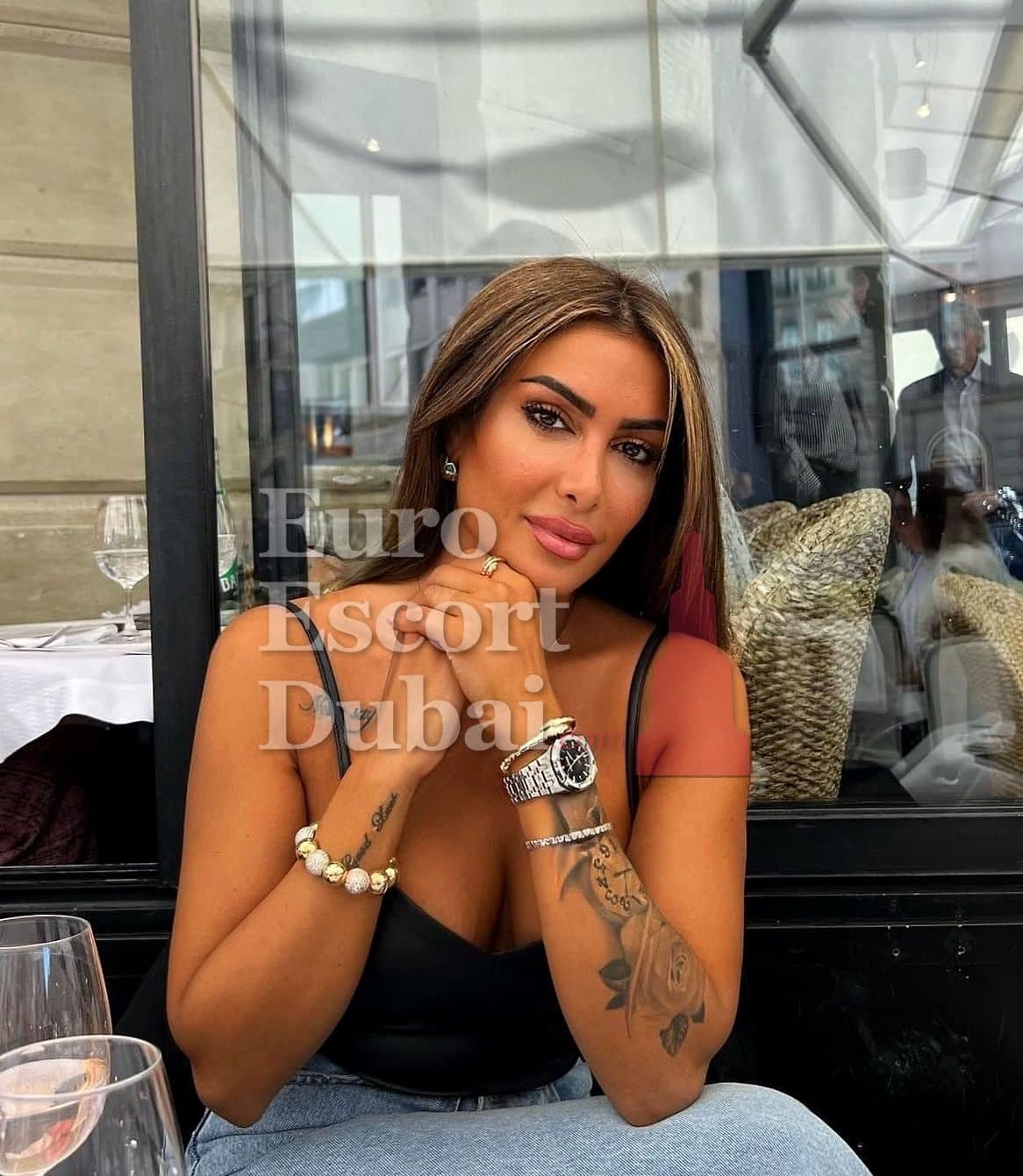 Mariam, 33, escort in Abu Dhabi — 173 cm, brown hair (photo 4 of 10)