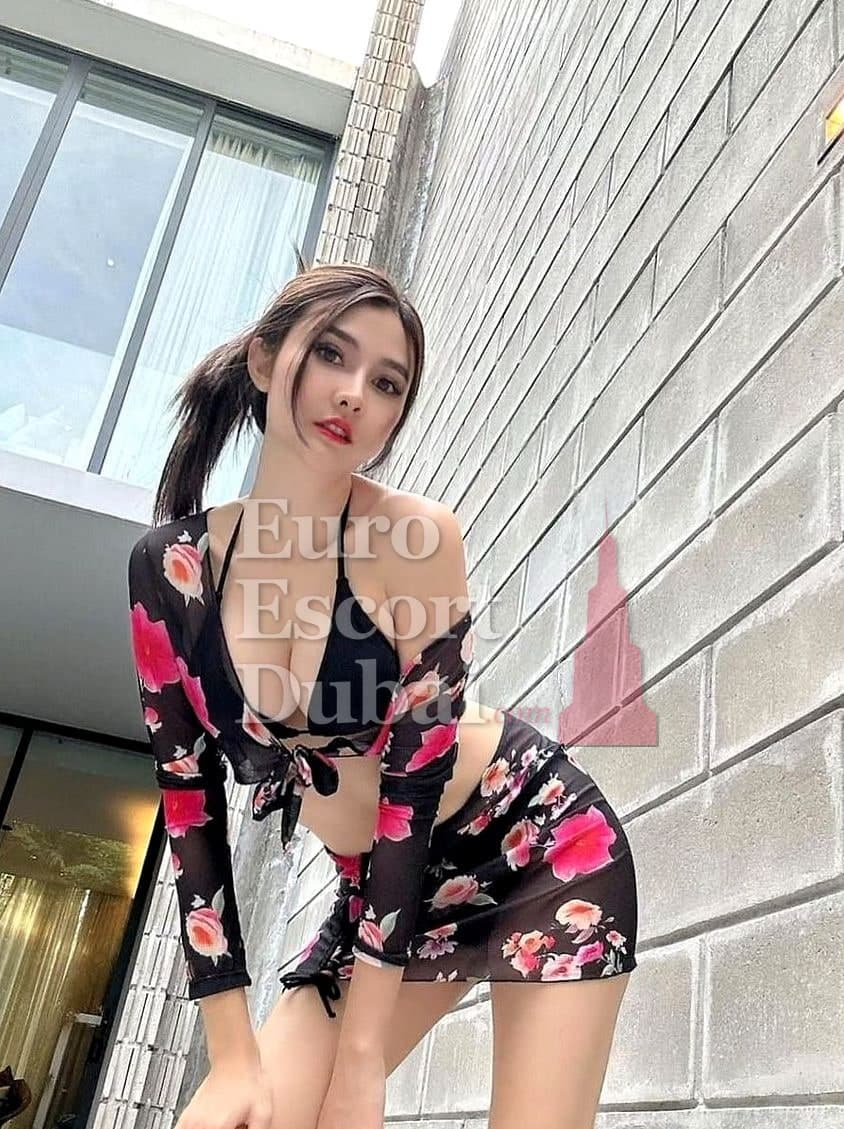 Jieun, 22, escort in Dubai — 173 cm, brown hair (photo 4 of 4)