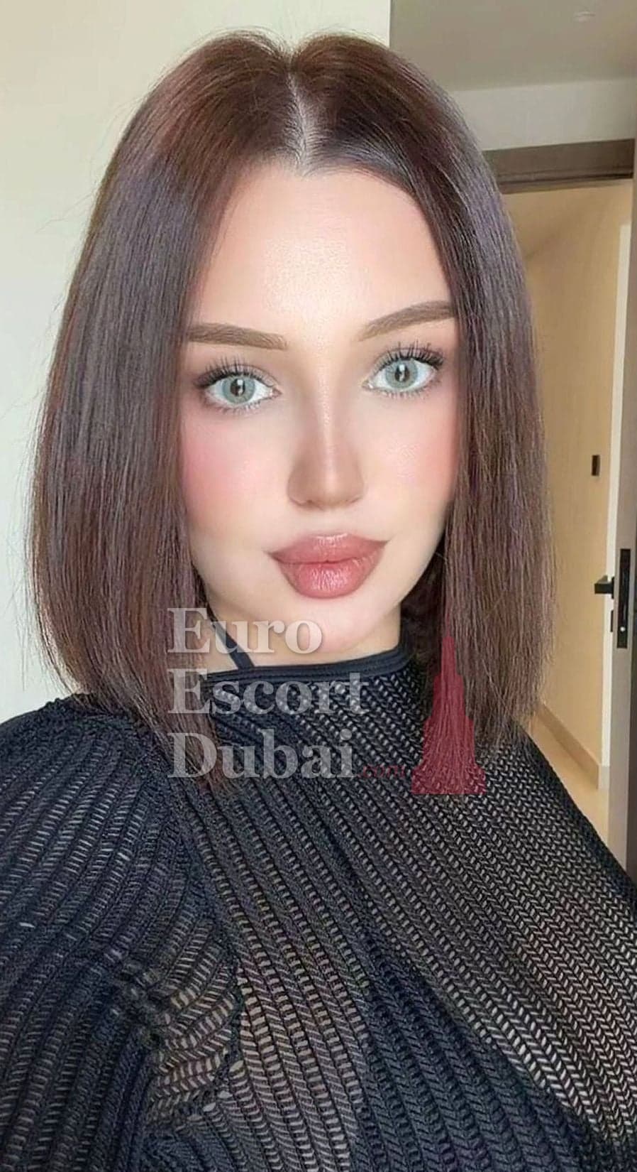 Magda, 23, escort in Dubai — brown hair, 160 cm (photo 1 of 13)