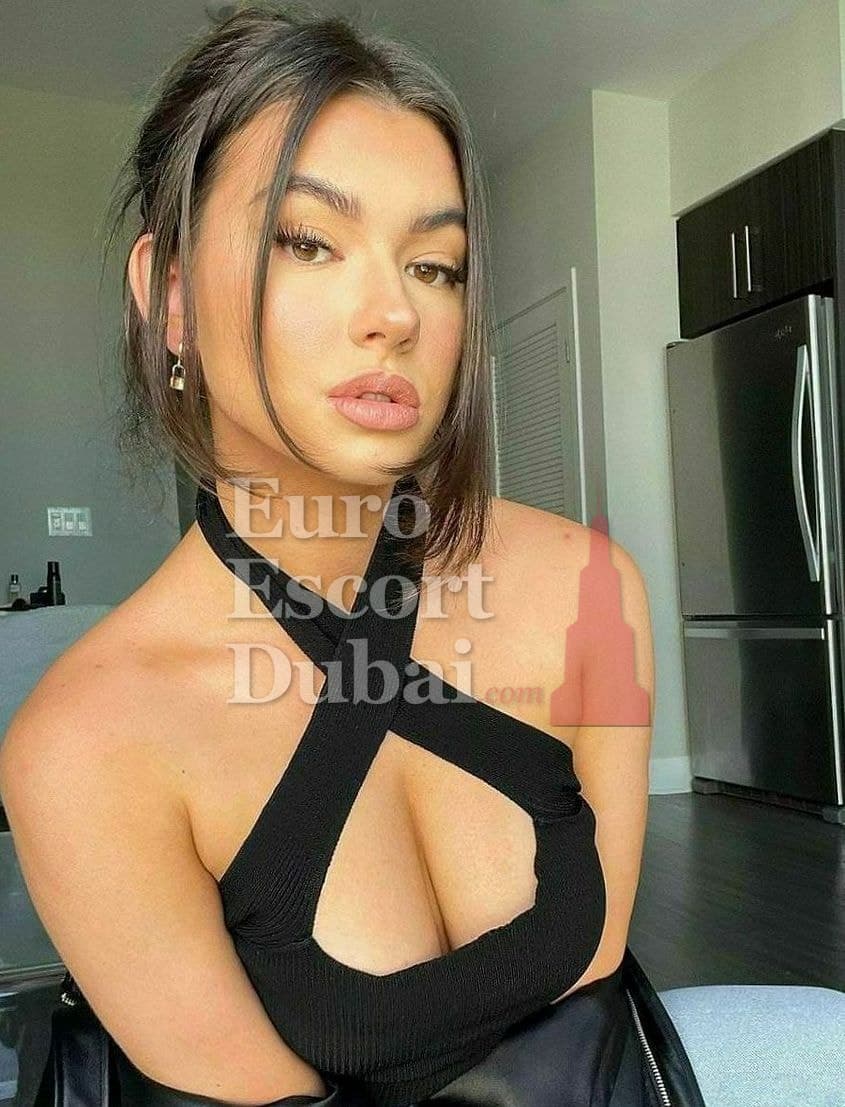 Tereza, 27, escort in Dubai — brown hair, 168 cm (photo 1 of 5)