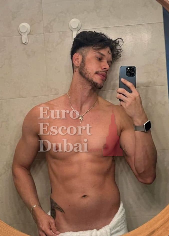 Egor, 30, escort in Dubai — 178 cm, brown hair (photo 4 of 4)
