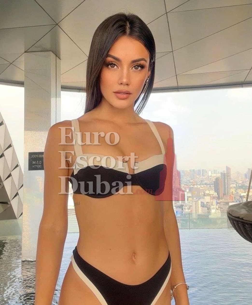 Eliza, 21, escort in Dubai — 172 cm, brown hair (photo 3 of 7)