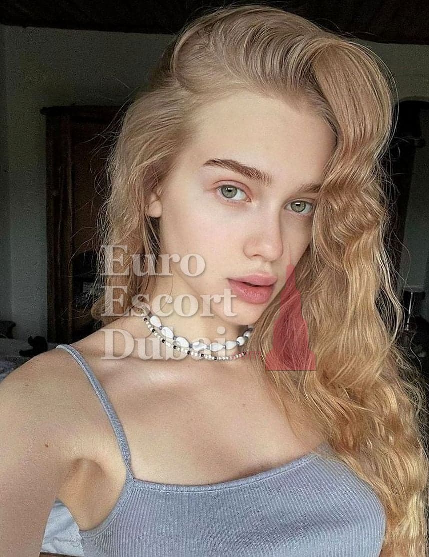 Lieke, 20, escort in Dubai — 170 cm, blonde hair (photo 6 of 6)