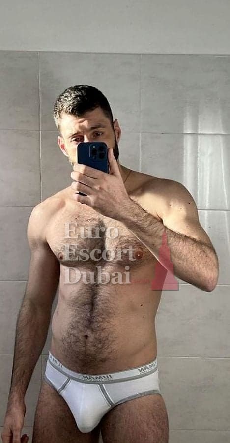 Wei, 31, escort in Dubai — black hair, 193 cm (photo 11 of 13)