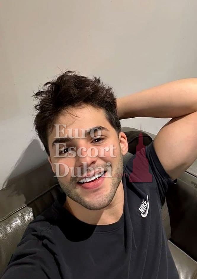 Andrew, 24, escort in Dubai — 173 cm, brown hair (photo 10 of 11)