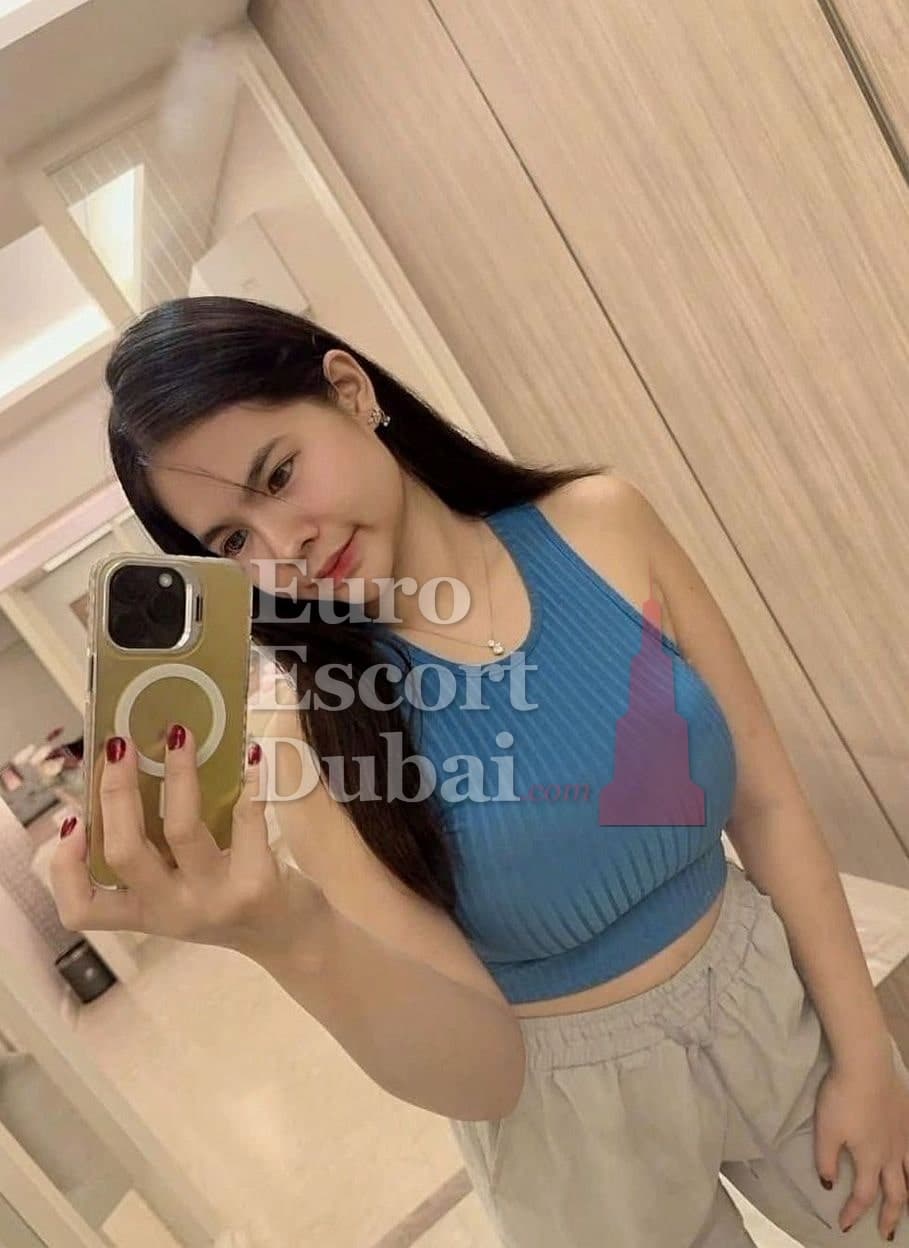Charmaine, 24, escort in Dubai — black hair, Indonesian (photo 4 of 6)