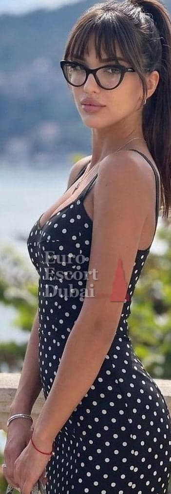Milena, 22, escort in Dubai — black hair, Russian (photo 1 of 13)