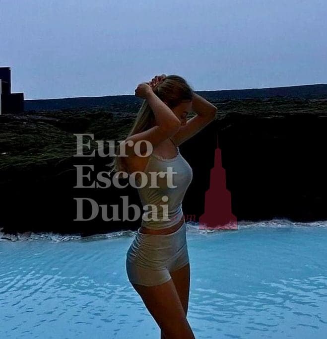 Anais, 30, escort in Dubai — blonde hair, 170 cm (photo 1 of 10)