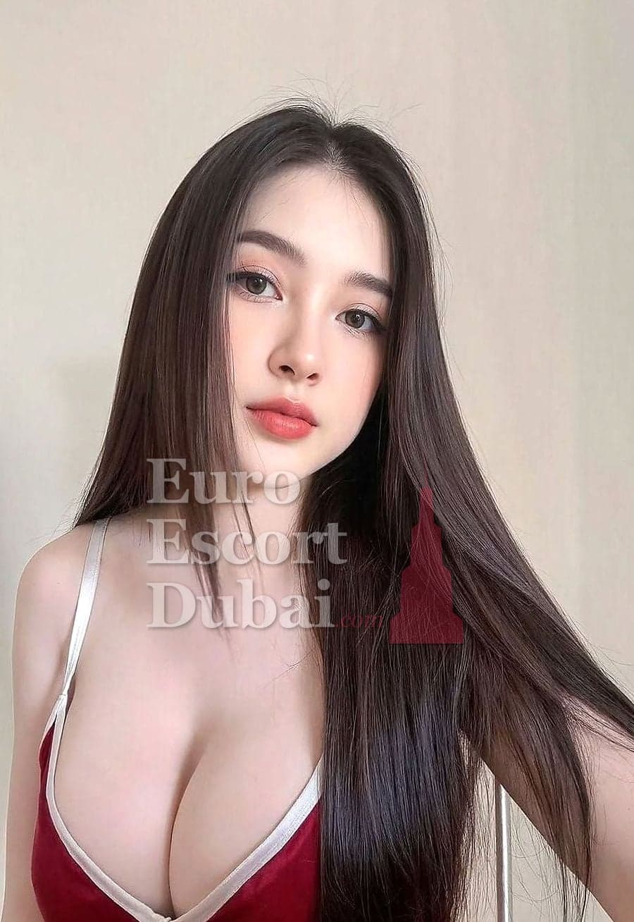 Jennylyn, 22, escort in Abu Dhabi — 160 cm, black hair (photo 3 of 4)