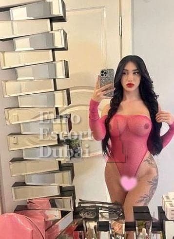 Julieta, 28, escort in Dubai — brown hair, Brazilian (photo 10 of 13)