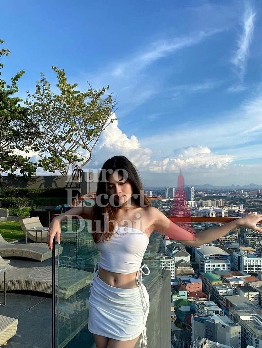 Jasmine, 26, escort in Dubai — black hair, 167 cm (photo 9 of 9)