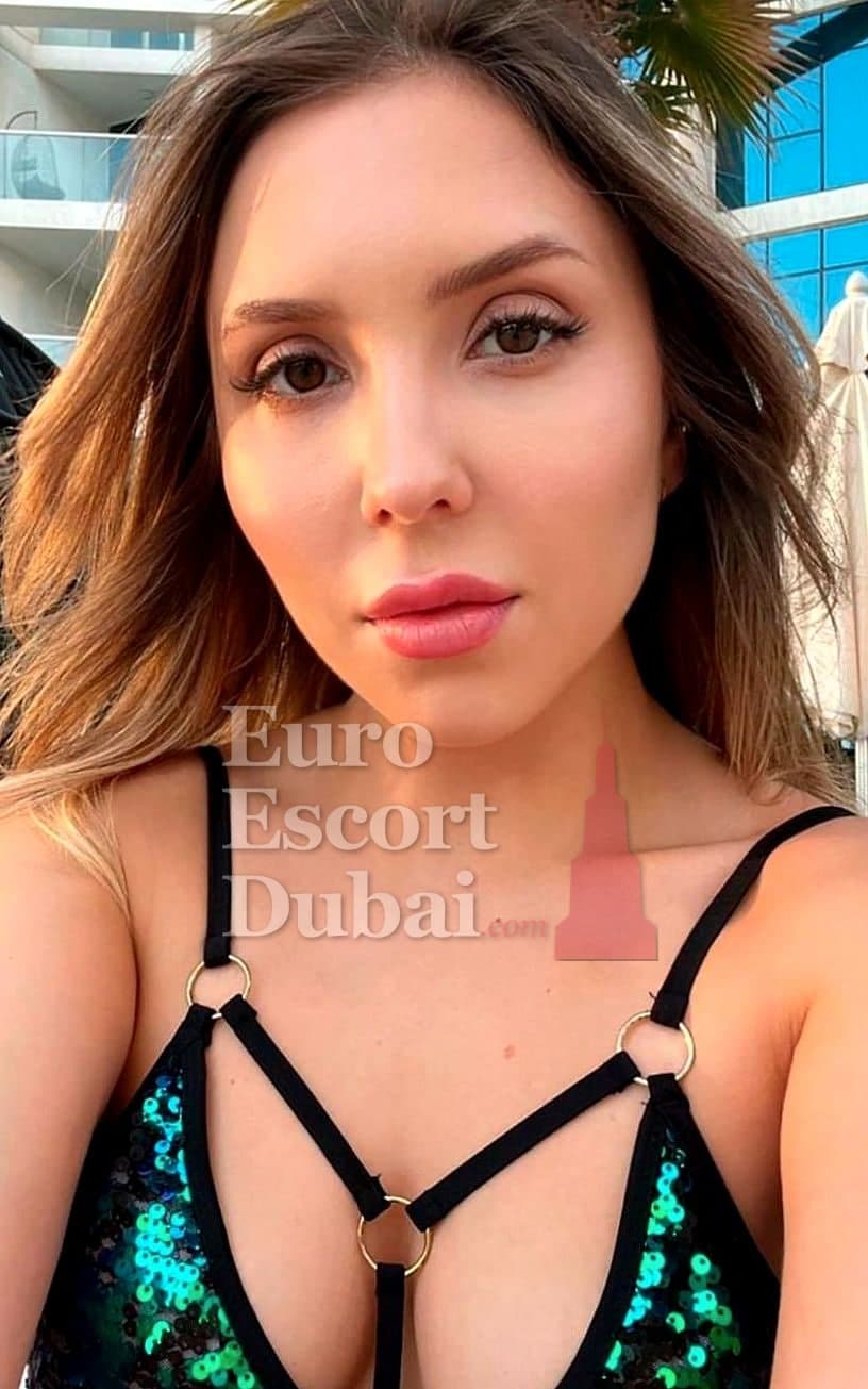 Natalie, 30, escort in Dubai — blonde hair, 170 cm (photo 7 of 10)