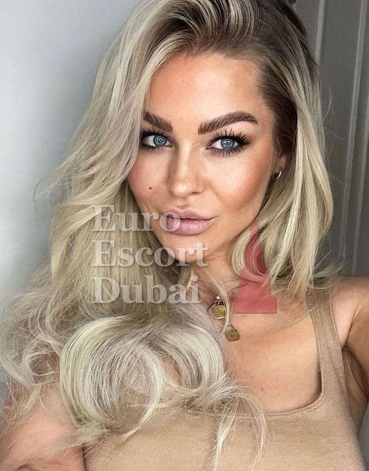 Agathe, 23, escort in Dubai — blonde hair, French (photo 1 of 5)