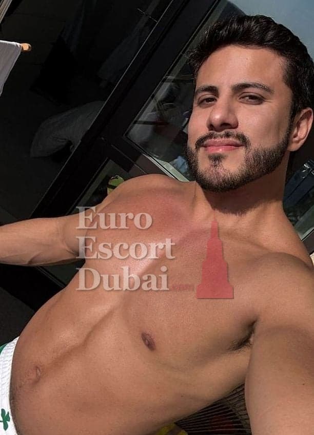 Mateo, 30, escort in Abu Dhabi — 173 cm, black hair (photo 10 of 13)