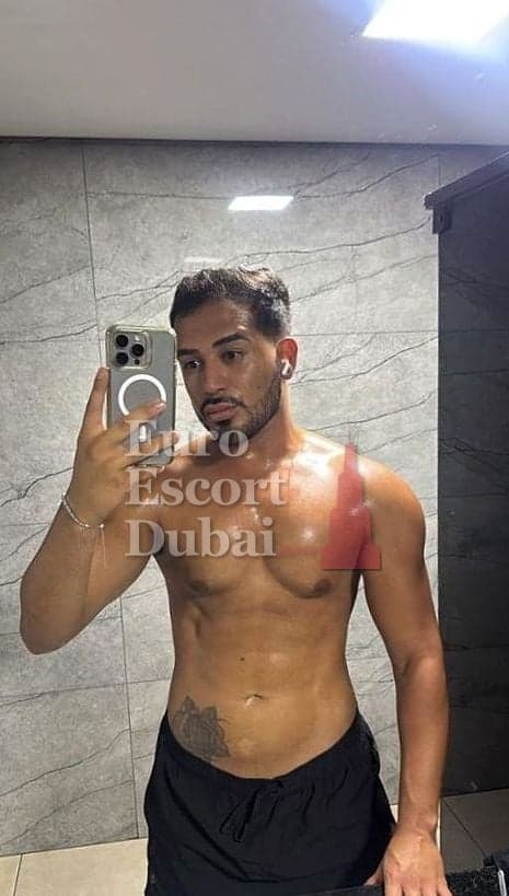 Rafael, 22, escort in Abu Dhabi — black hair, 175 cm (photo 5 of 7)