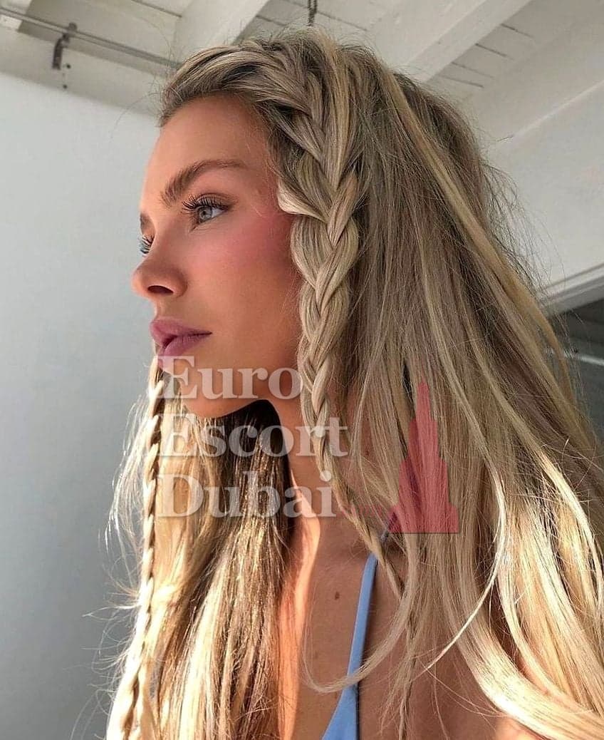 Selena, 24, escort in Dubai — 170 cm, blonde hair (photo 10 of 10)