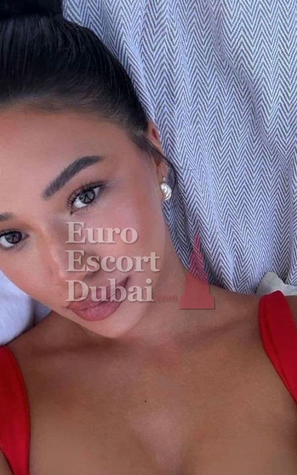 Natalia, 30, escort in Ras Al Khaimah — brown hair, 167 cm (photo 5 of 6)