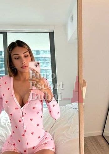 Fernanda, 22, escort in Abu Dhabi — 174 cm, brown hair (photo 3 of 13)
