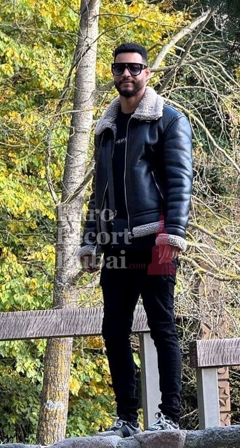Tariq, 33, escort in Dubai — 185 cm, black hair (photo 2 of 10)