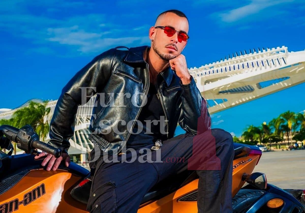 Felipe, 28, escort in Ras Al Khaimah — black hair, 175 cm (photo 7 of 13)
