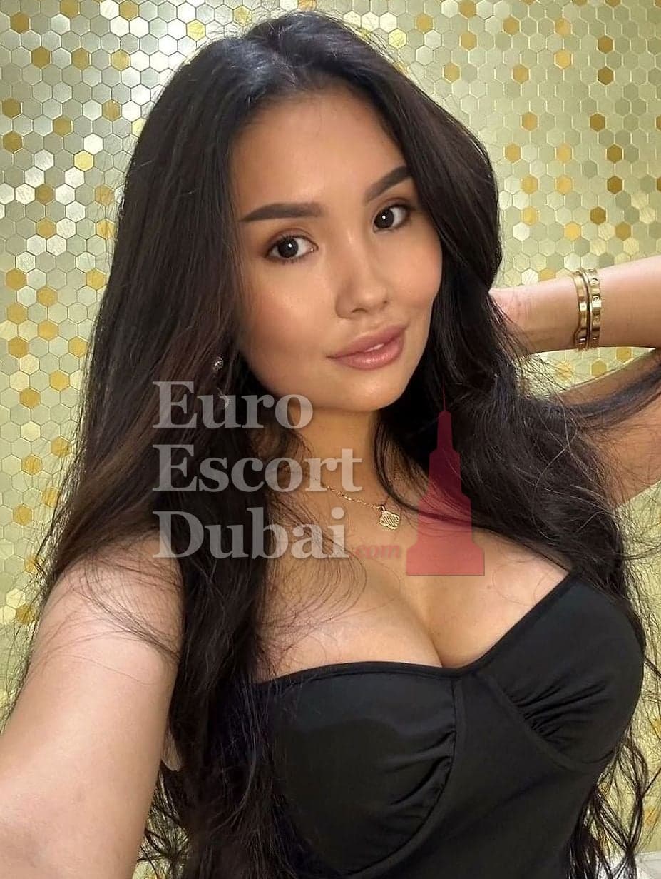 Sanja, 21, escort in Dubai — brown hair, French (photo 1 of 6)