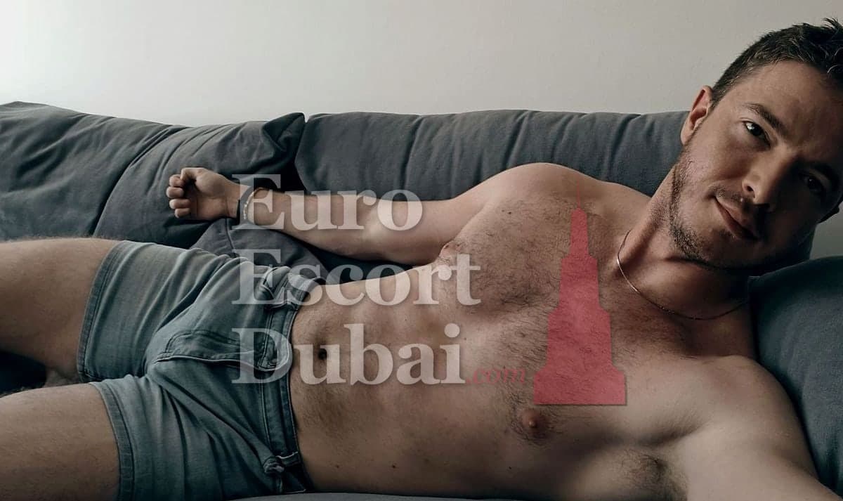 Jake, 28, escort in Dubai — 193 cm, brown hair (photo 4 of 8)