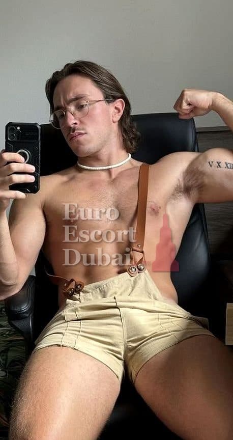 James, 24, escort in Dubai — 175 cm, brown hair (photo 2 of 13)