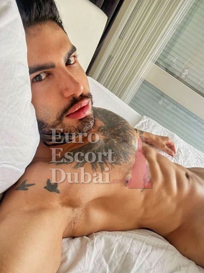 Nasser, 26, escort in Dubai — black hair, 170 cm (photo 1 of 13)
