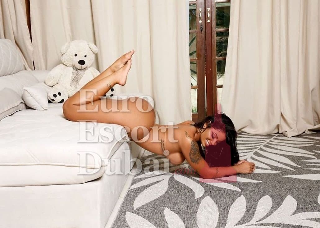 Catalina, 28, escort in Dubai — black hair, Portuguese (photo 7 of 8)