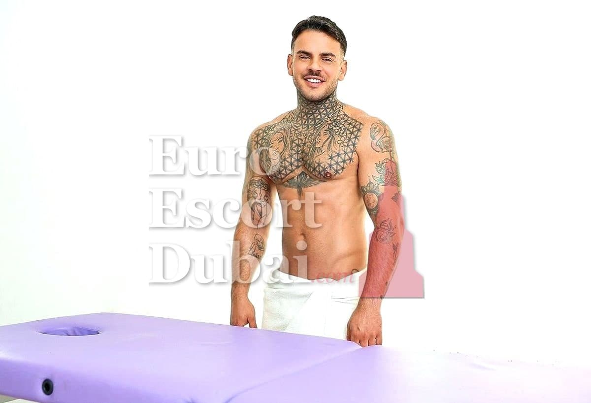 Cole, 31, escort in Dubai — brown hair, 175 cm (photo 3 of 8)