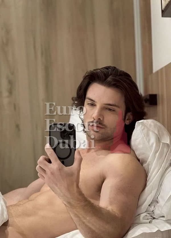 Ethan, 32, escort in Dubai — 183 cm, brown hair (photo 4 of 10)