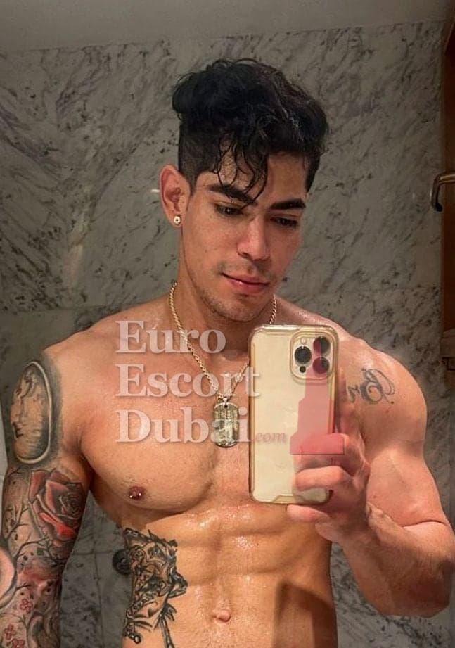 Javier, 26, escort in Abu Dhabi — 178 cm, black hair (photo 2 of 13)