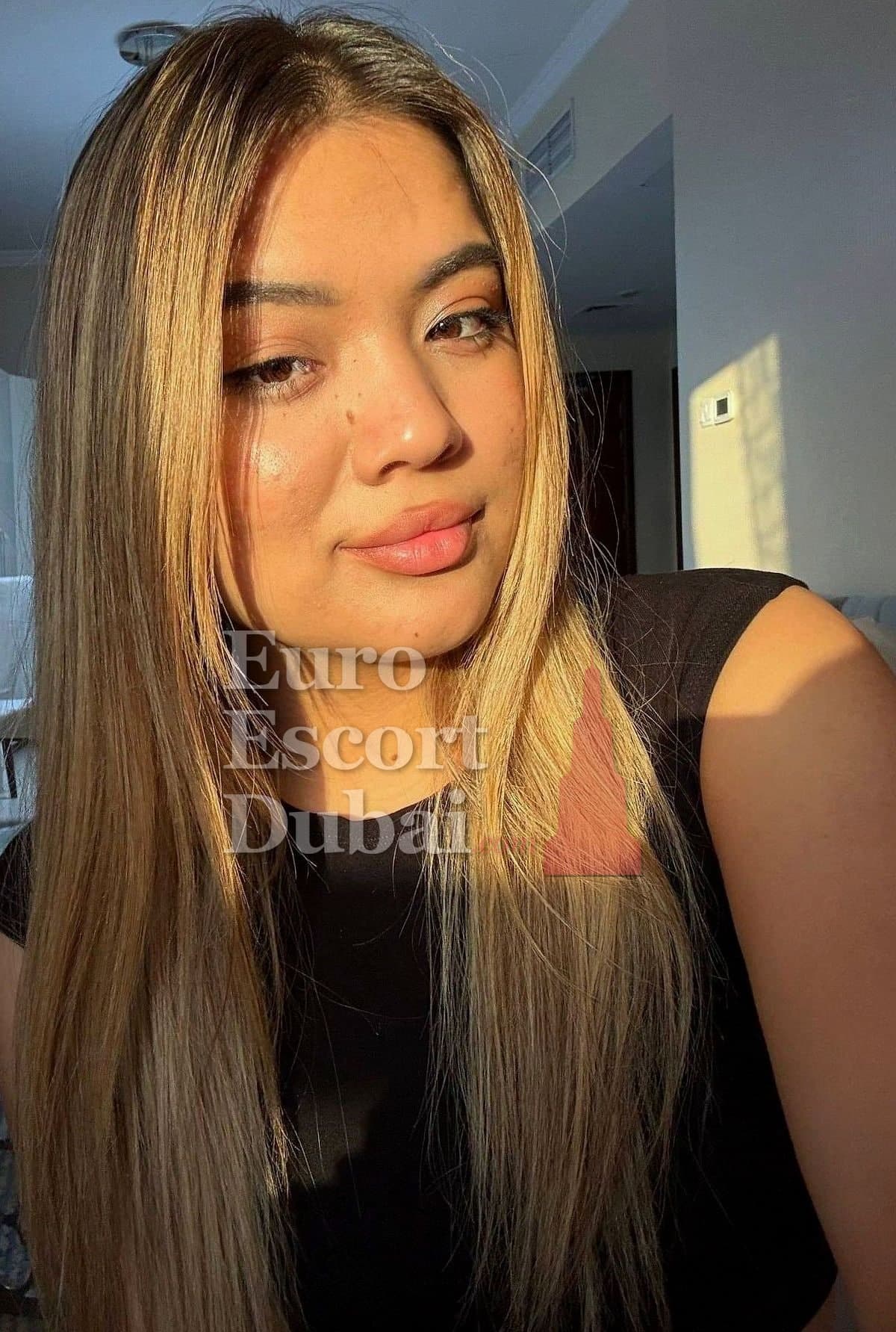Malika, 22, escort in Dubai — 164 cm, blonde hair (photo 6 of 13)