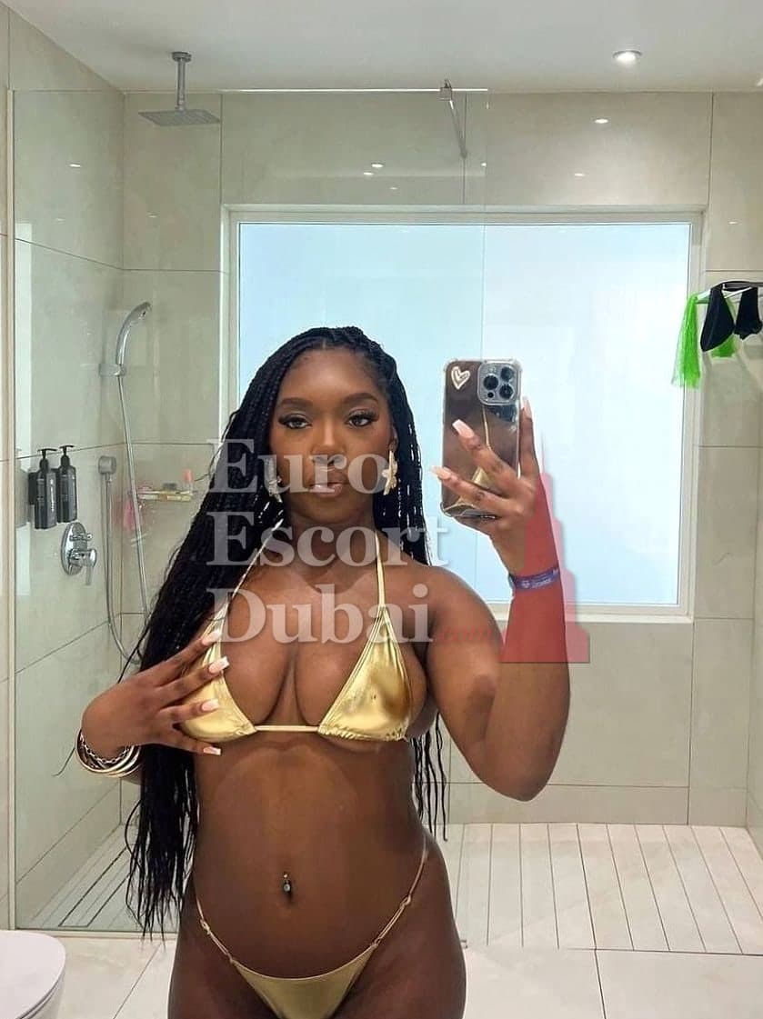 Kemi, 25, escort in Dubai — black hair, 167 cm (photo 3 of 5)