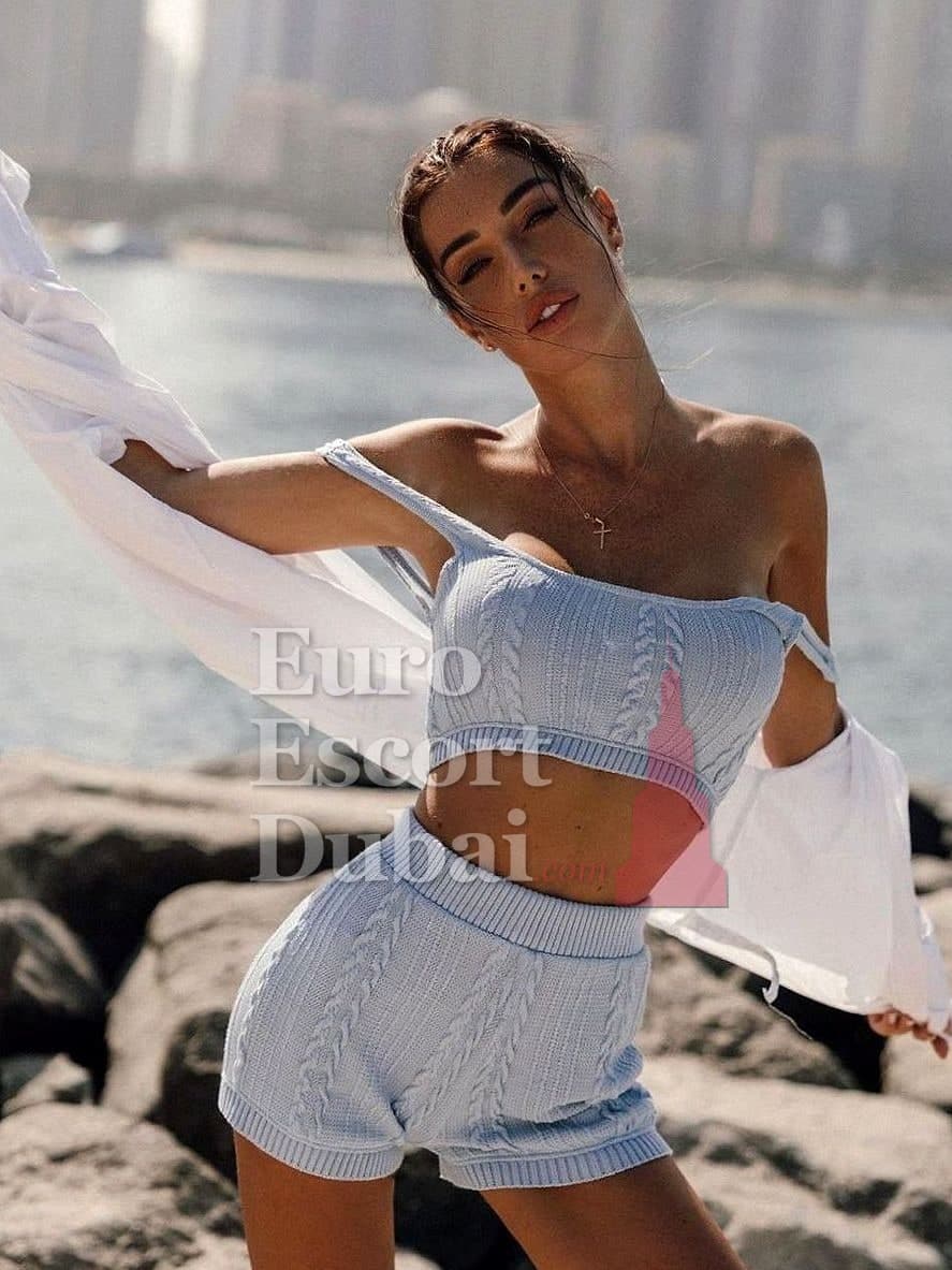 Jolene Faith, 26, escort in Dubai — black hair, 175 cm (photo 7 of 9)