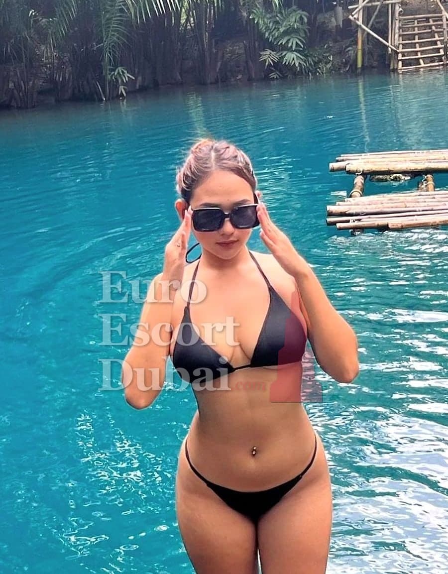 Khanh, 24, escort in Dubai — 163 cm, black hair (photo 6 of 10)
