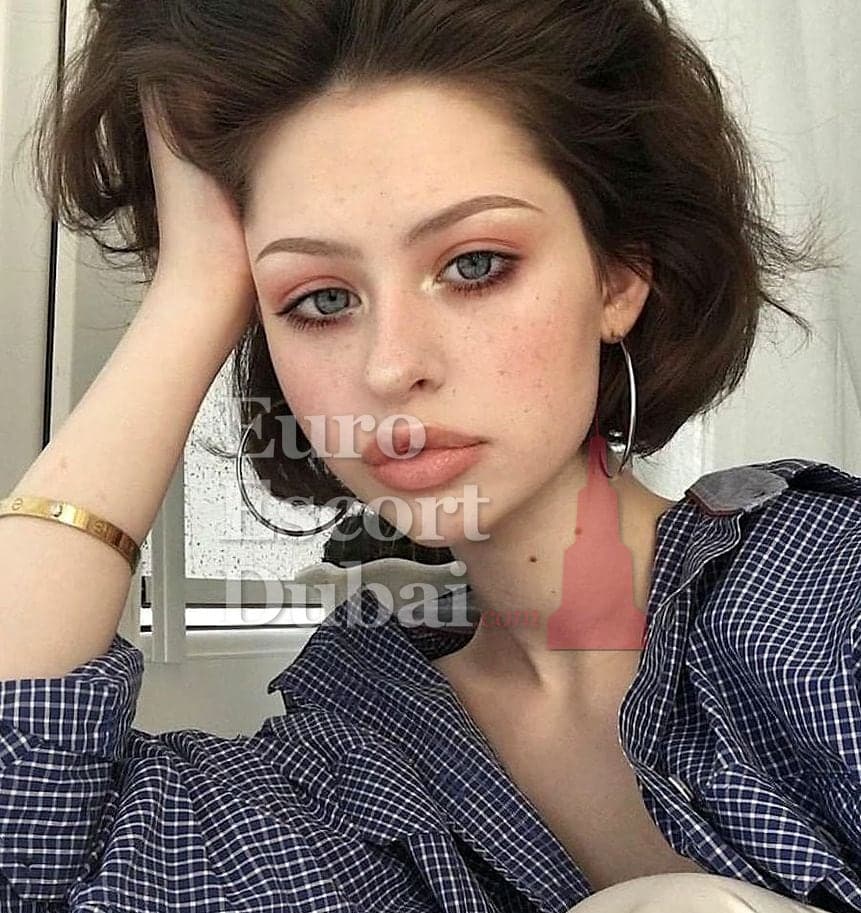 Cassidy, 20, escort in Dubai — brown hair, French (photo 1 of 6)