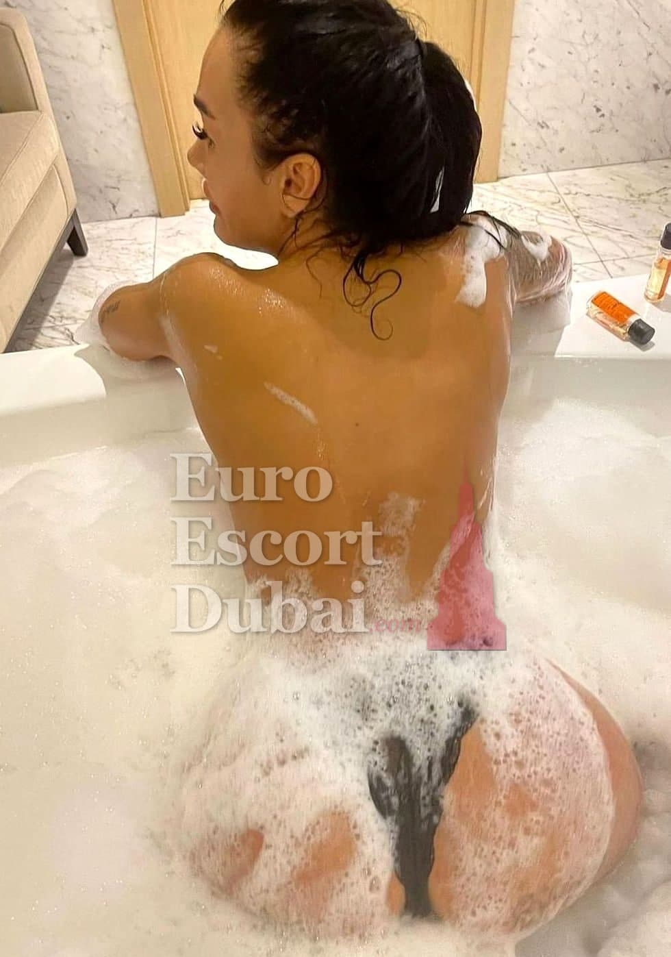 Hande, 27, escort in Dubai — black hair, Turkish (photo 7 of 8)