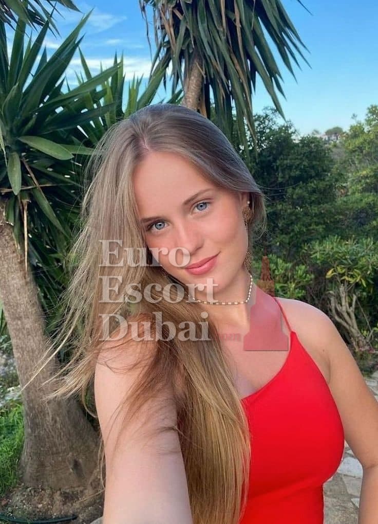 Leona, 24, escort in Dubai — blonde hair, 176 cm (photo 5 of 6)
