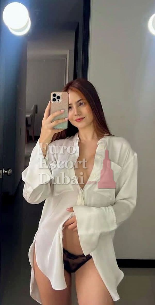 Nada, 25, escort in Dubai — red hair, Emirati (photo 4 of 6)