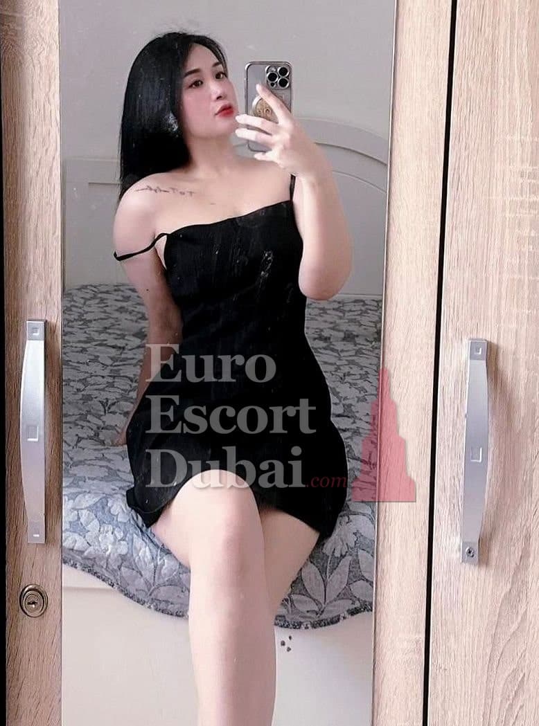 Asma, 25, escort in Sharjah — 168 cm, brown hair (photo 6 of 7)