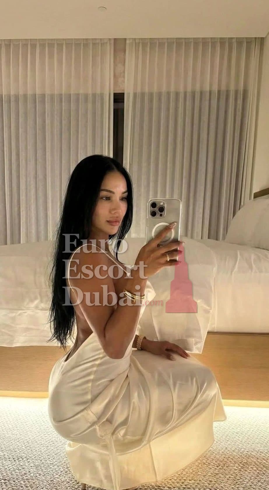 Robin, 27, escort in Abu Dhabi — blonde hair, 172 cm (photo 7 of 8)