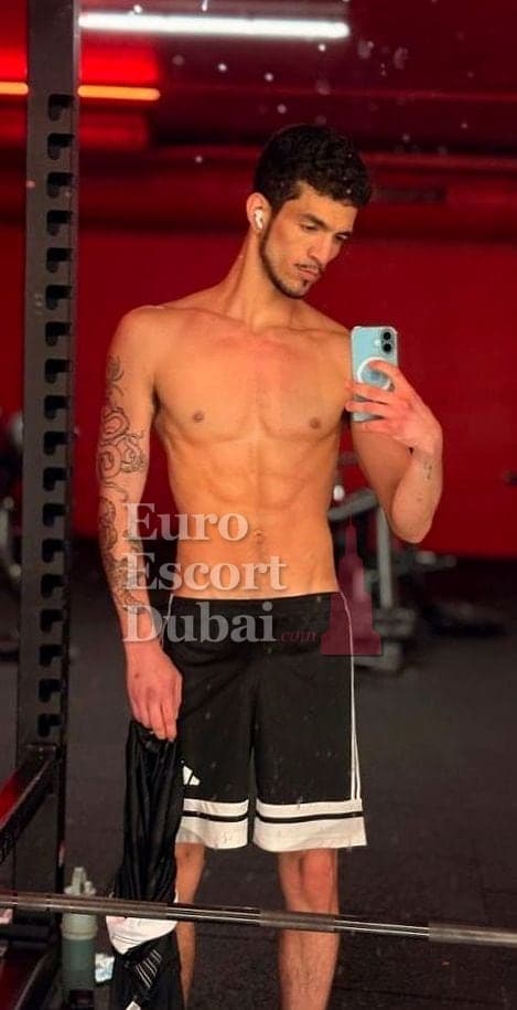 Amir, 25, escort in Dubai — black hair, 180 cm (photo 13 of 13)