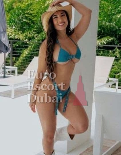 Ariel, 28, escort in Dubai — blonde hair, 165 cm (photo 3 of 5)