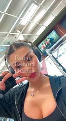 Maite, 22, escort in Sharjah — Colombian, 170 cm (photo 2 of 13)