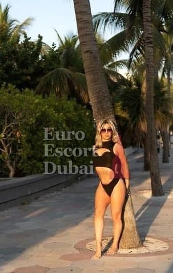 Kate, 31, escort in Abu Dhabi — British, 161 cm (photo 2 of 9)