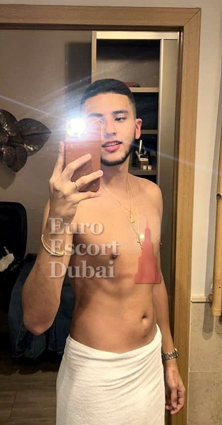 Gustavo, 22, escort in Sharjah — black hair, 180 cm (photo 7 of 10)