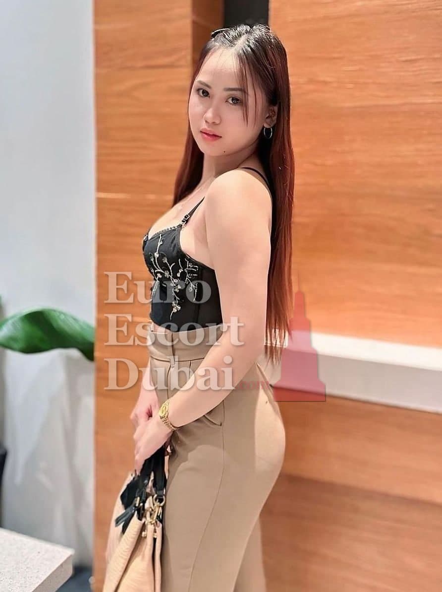 Lien, 26, escort in Dubai — Indonesian, 156 cm (photo 2 of 8)